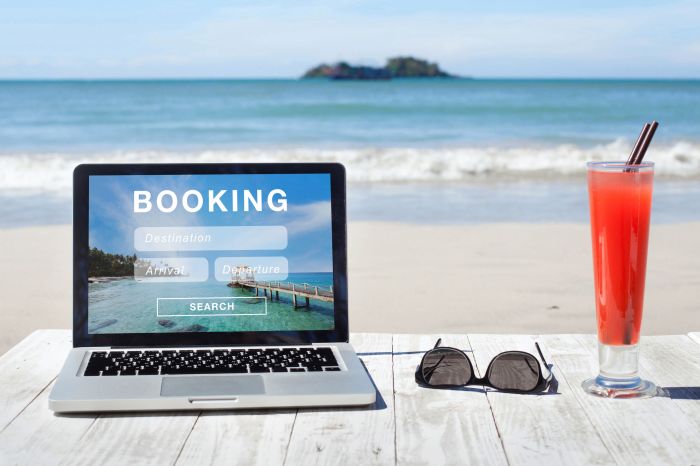 Online holiday booking websites with no booking fees